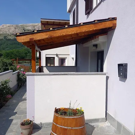 In The House With Pool, Ground Floor